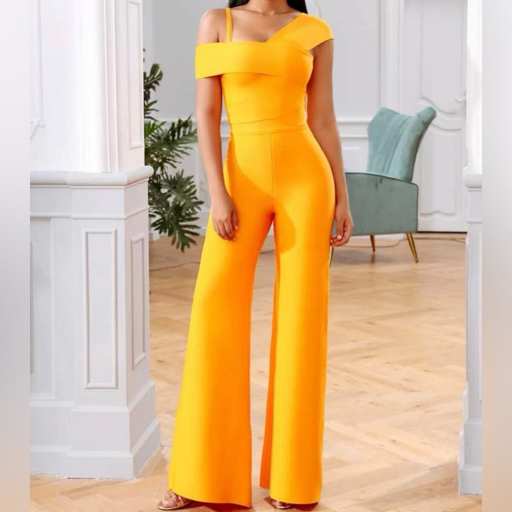 Asymmetrical Neck Top & Wide Leg
Pants Set